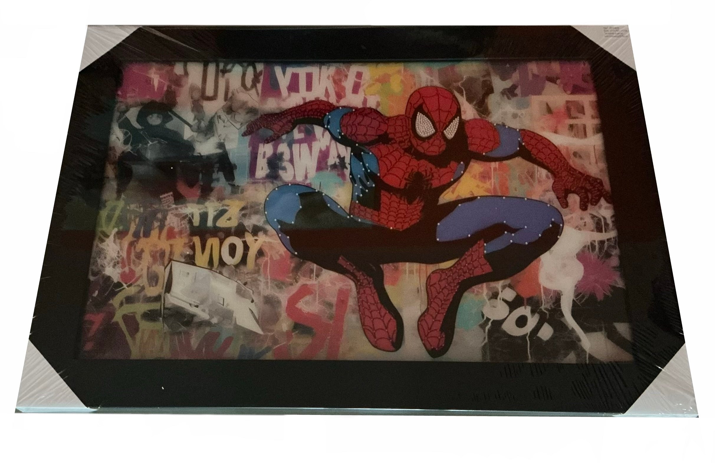 Tempered Glass Art ‘Spiderman’ With Crystals