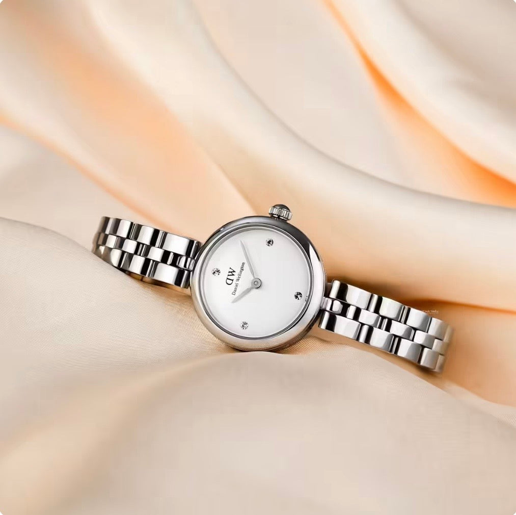 Daniel Wellington Ladies Watch Elan Lumine Silver 22 DW00100716
