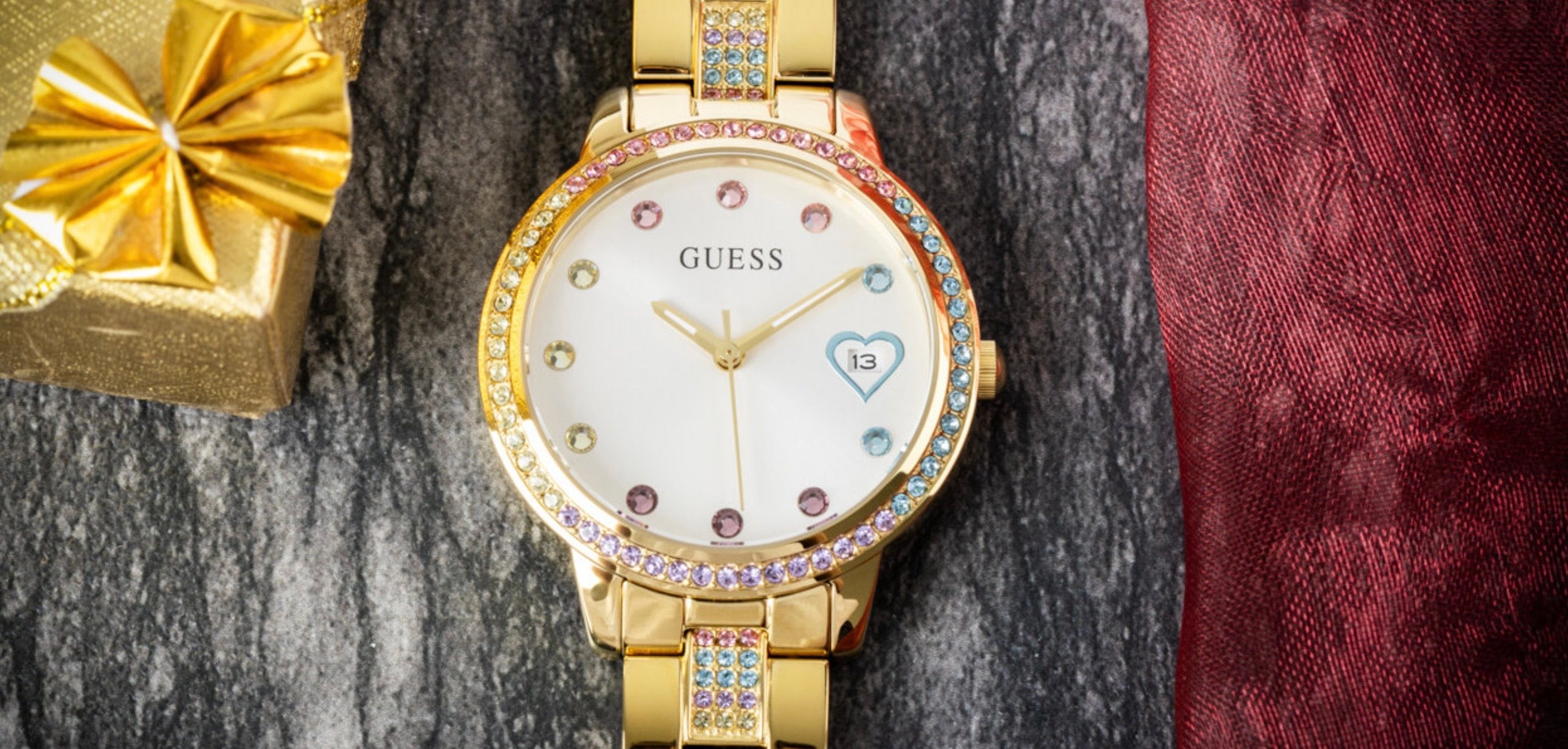 Guess Womens Three of Hearts Watch Gold GW0657L2
