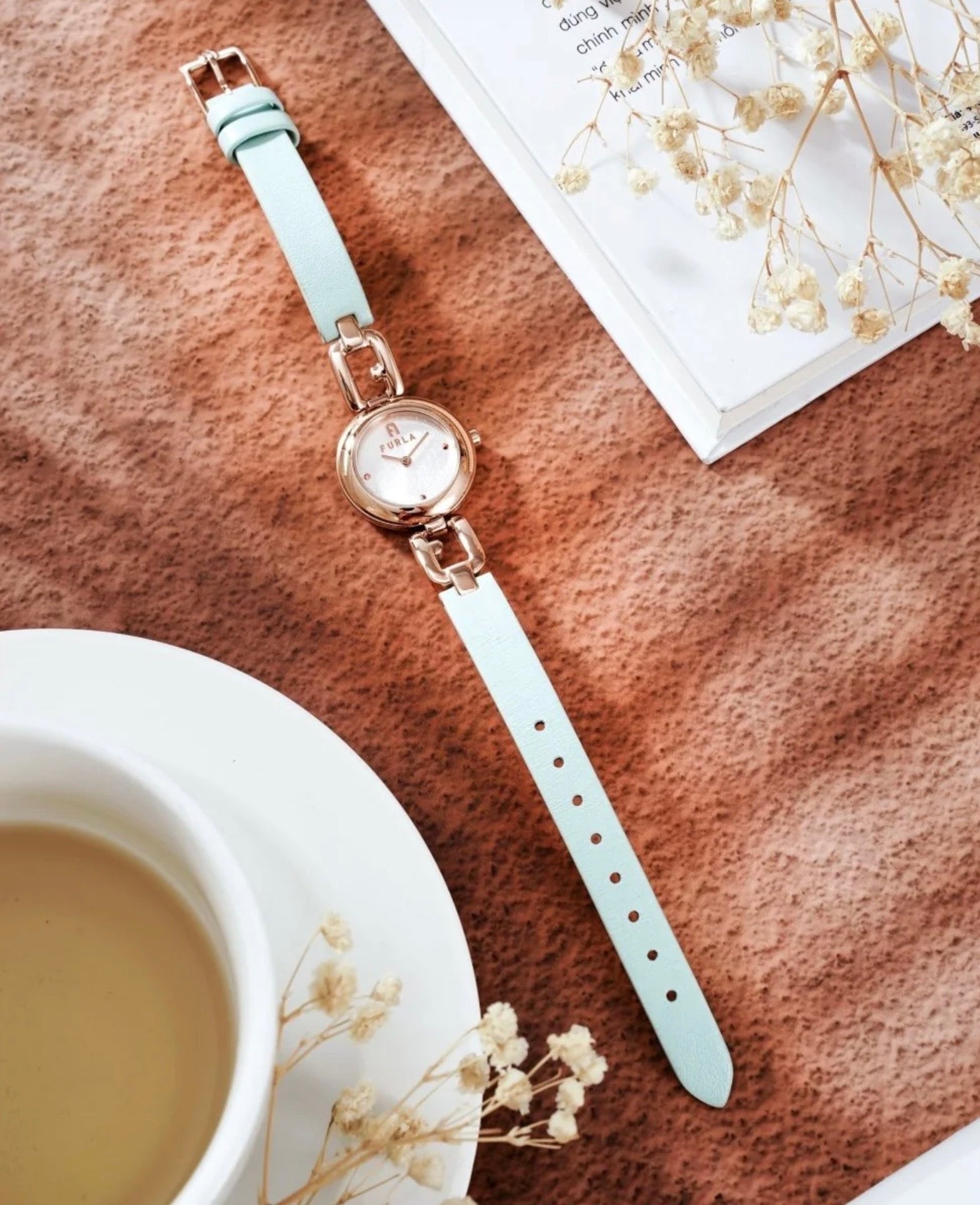 Furla Womens Arco Chain Watch WW00015010L5